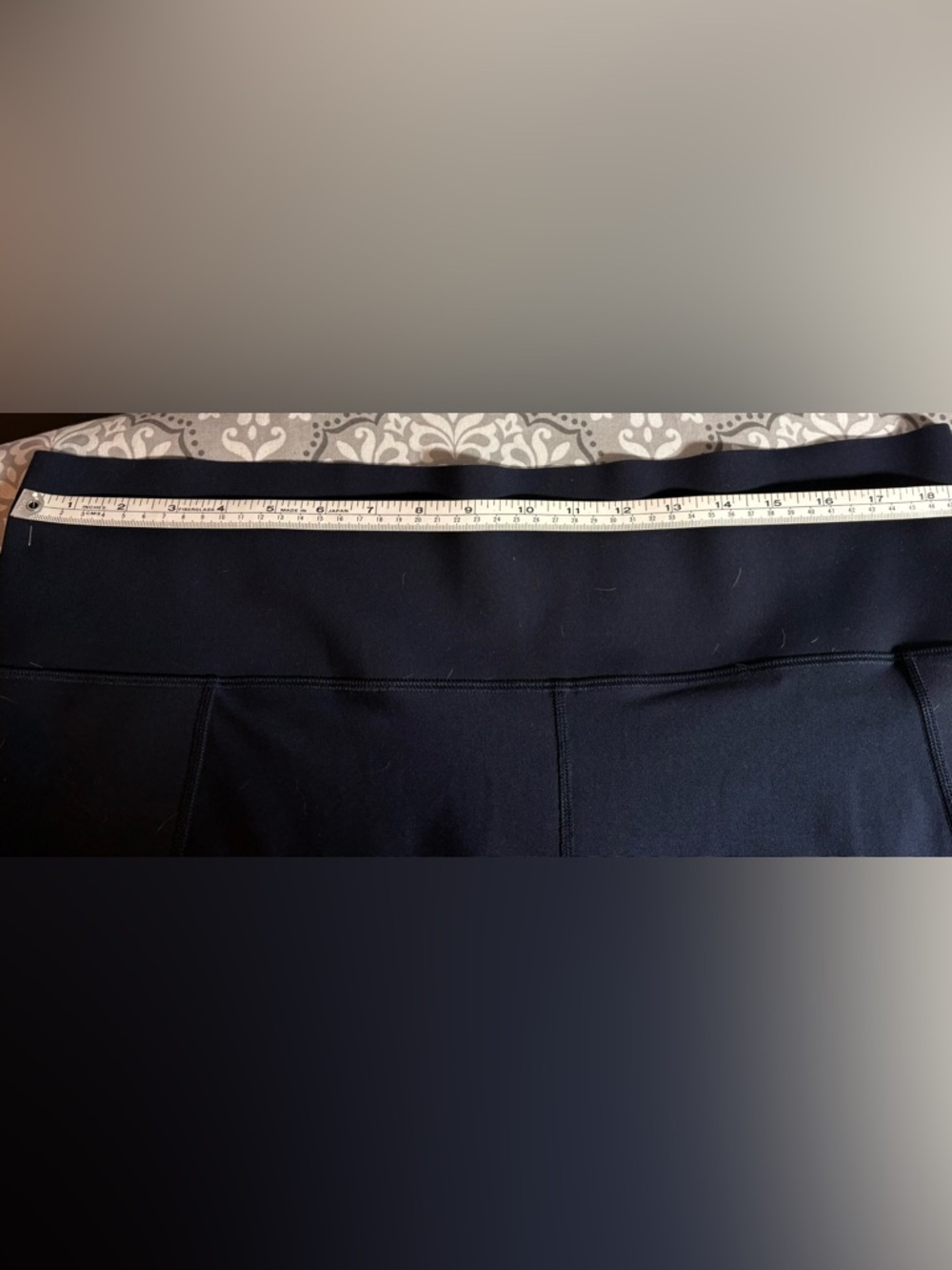 Old Navy Active Elevate High-Waist Capri Leggings in Dark Blue - Picture 6 of 10